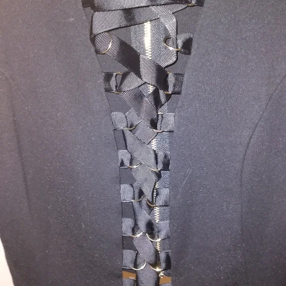 Black Cross Cross Top - Picture 9 of 13